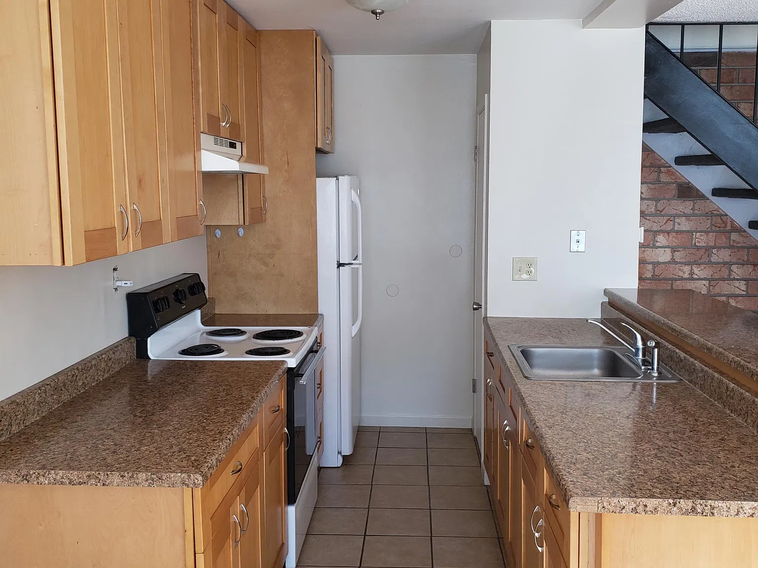 2 bed, 840 sqft, $1,500 — Photo 3