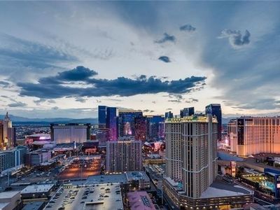145 E Harmon Ave #1021, Las Vegas, NV, 89109