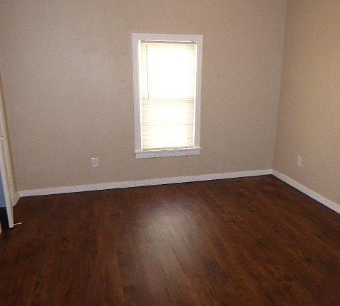 5th image of 8215 Sussex St