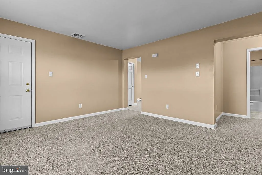 2 bed, 1.0 bath, 750 sqft, $1,900 — Photo 4