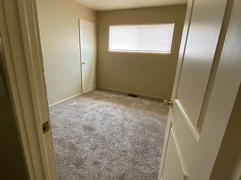 Frederick Avenue Apartments — Photo 27