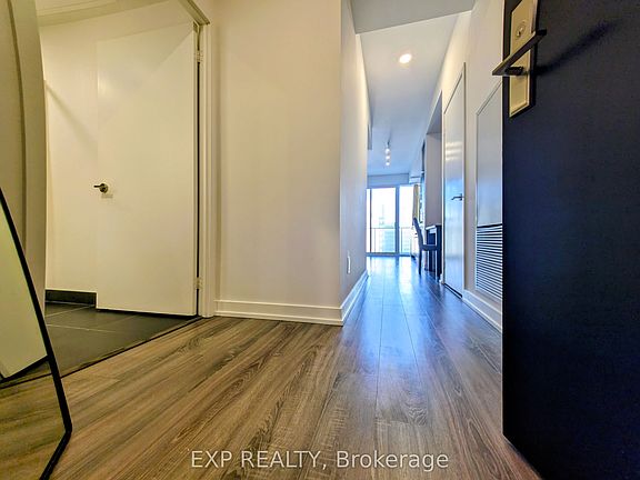 3rd image of 20 Edward St #1821