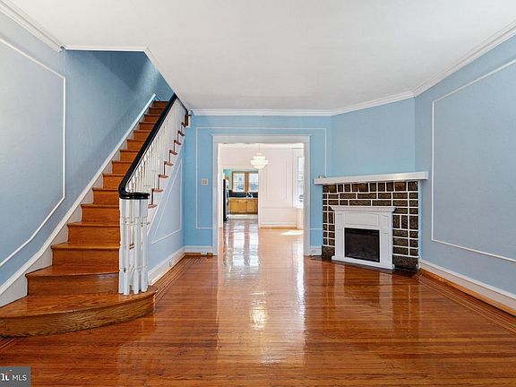 3rd image of 6536 Lansdowne Ave