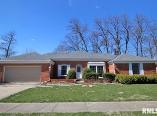 6243 N Post Oak Rd, Peoria, IL 61615