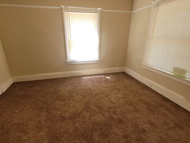 2843 Montgomery St — Photo 5