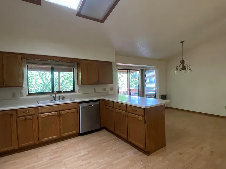 1635 Cedarwood Dr — Photo 3