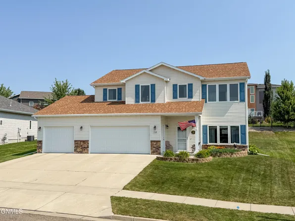 729 Walter Way, Bismarck, ND 58503