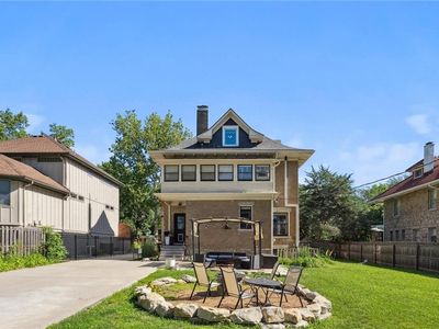 909 W 38th St, Kansas City, MO, 64111