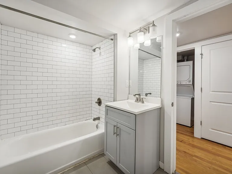 The Netherlands Apartments — Photo 28