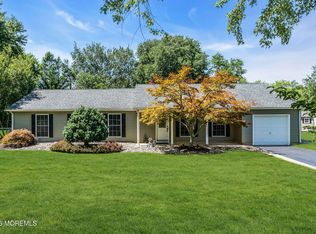 2 York Cir, Jackson, NJ 08527