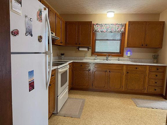 3rd image of 352 Johnson Ln