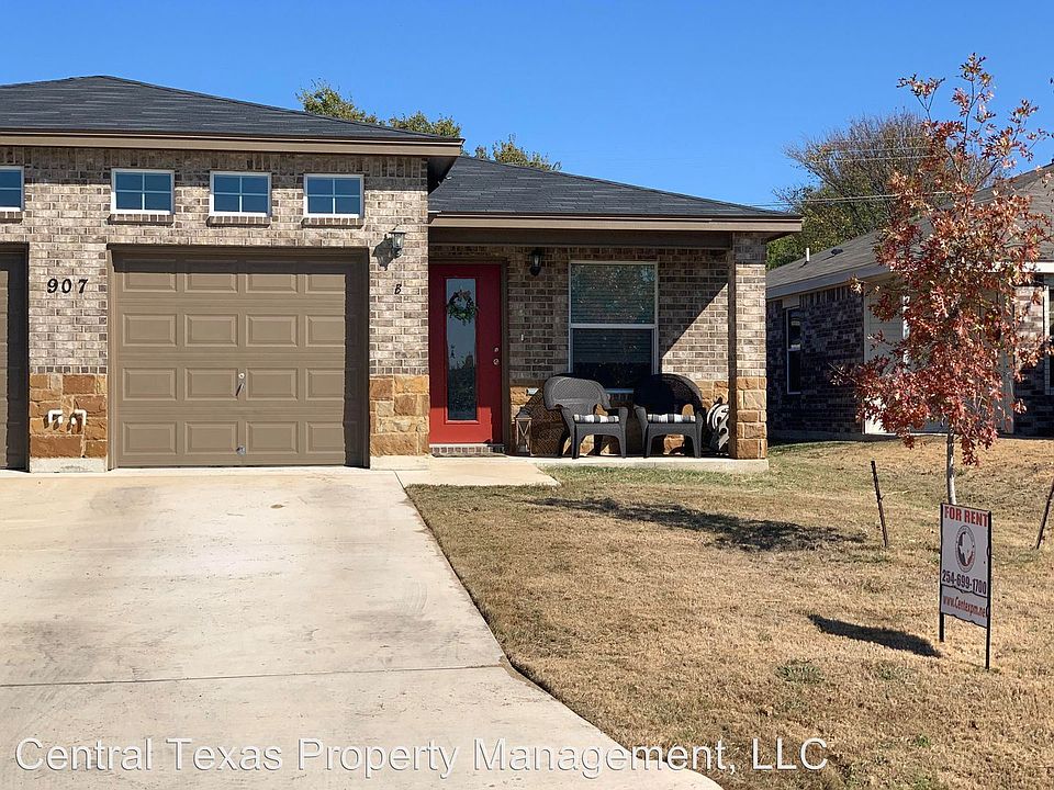 1st image of 907 Rosewood Dr #B