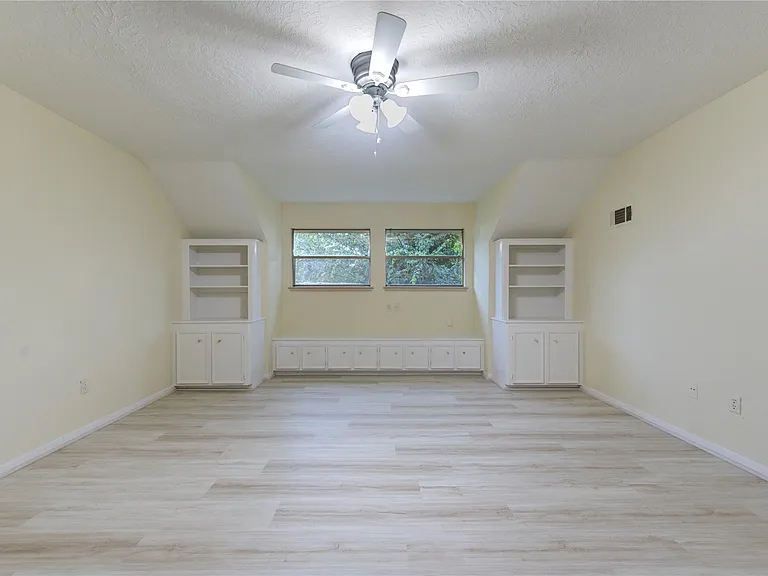 12810 Chaseland Ln — Photo 21