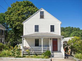 34 School St, Manchester, MA 01944