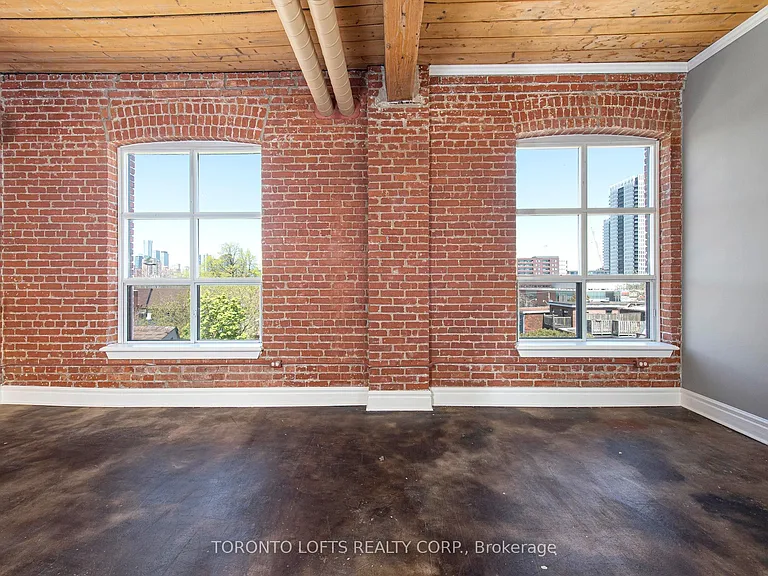 426 Queen St E #405 — Photo 2
