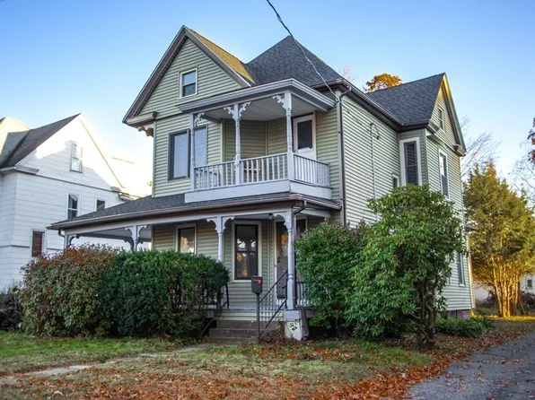 22 Laurel St, Holyoke, MA 01040