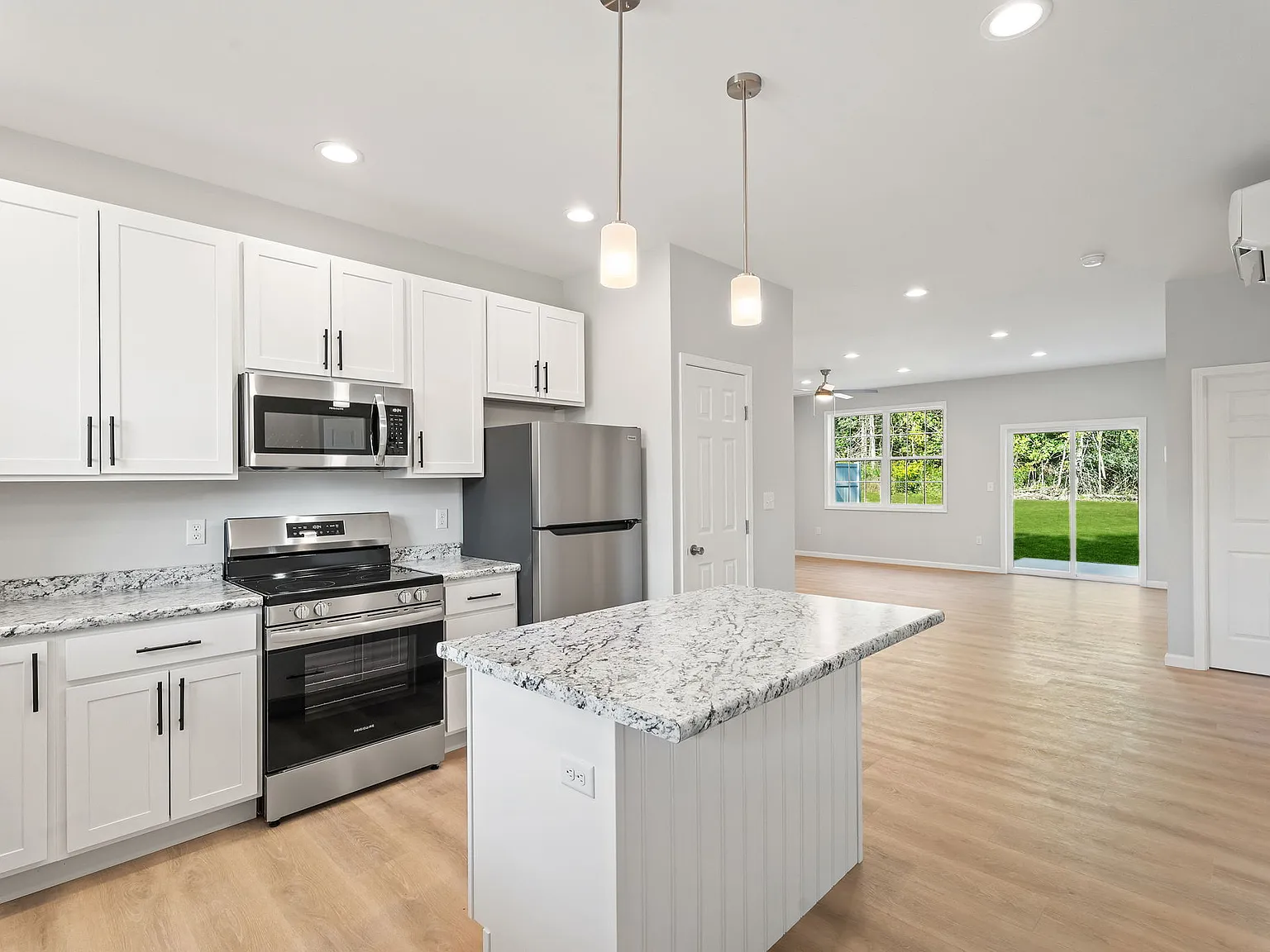 2 bed, 1320 sqft, $2,500 — Photo 4