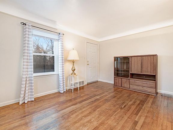 4th image of 29004 Krauter St