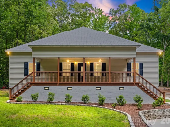 3429 Thoroughbred Ln, York, SC 29745
