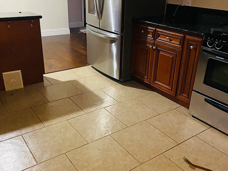 907 W Olive Ave — Photo 4