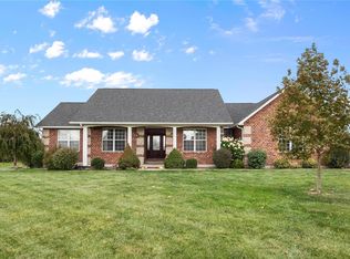 3641 Sweet Briar Ln, Columbia, IL