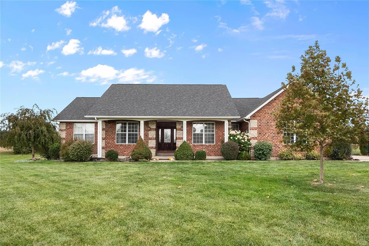 3641 Sweet Briar Ln photo 1