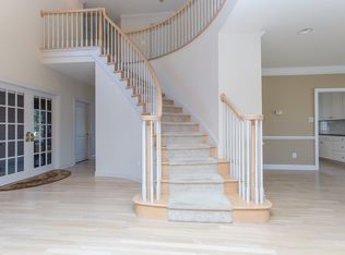 365 Shelbourne Ln, Phoenixville, PA 19460
