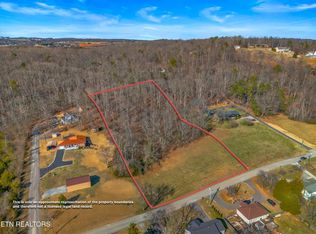 312 E Cross Rd, Dandridge, TN 37725