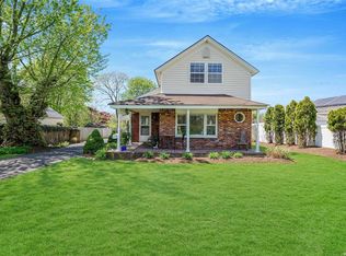 58 Nottingham Ave, Patchogue, NY 11772