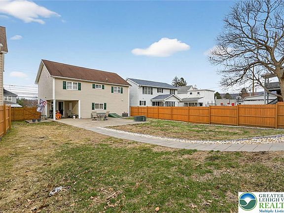 5th image of 411 Moosic Rd