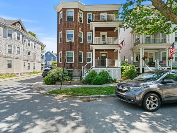 119 Eliot St #1, Chestnut Hill, MA 02467