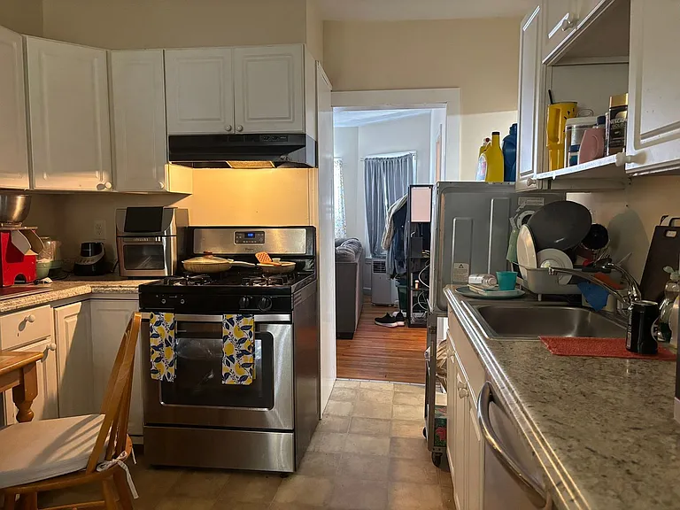 31 S Stowell St. — Photo 4