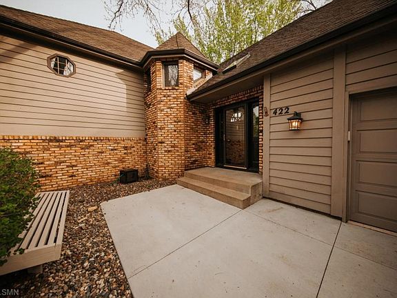 2nd image of 422 River Ln