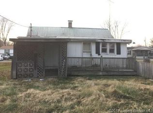 249 S 2nd St, Austin, IN 47102