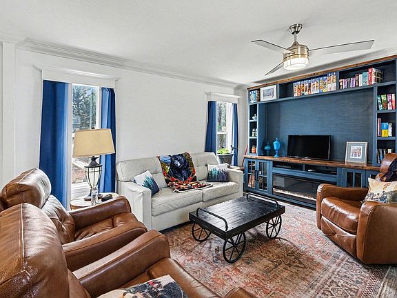 3rd image of 3109 E Mulberry St #29