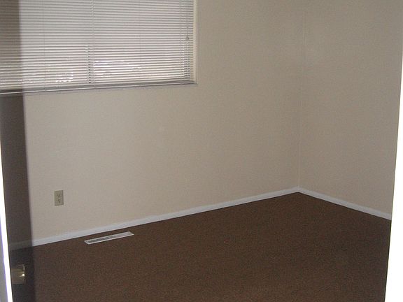ceiling fan in main bedroom