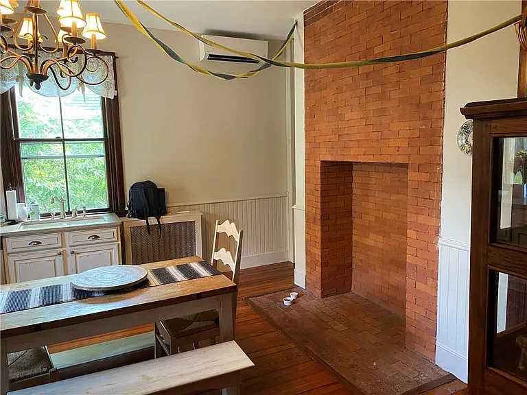 12 Clarke St — Photo 3