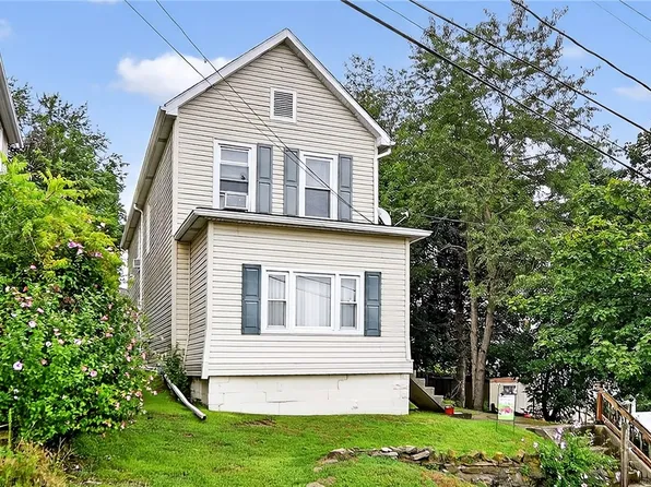 606 N Penn St, Penn, PA 15675