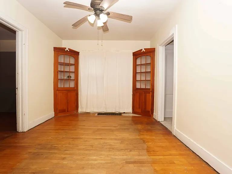 111 Sherman St — Photo 9