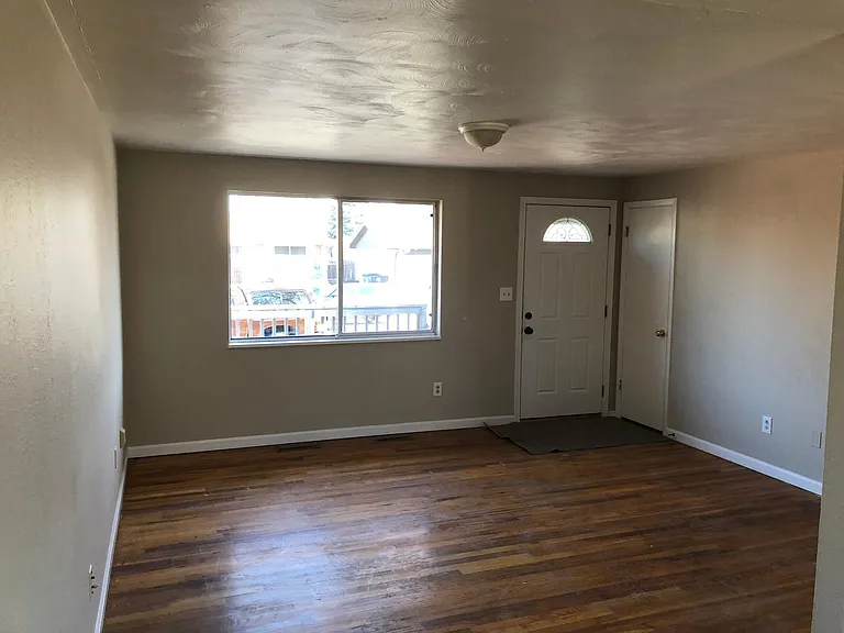 707 James St — Photo 12