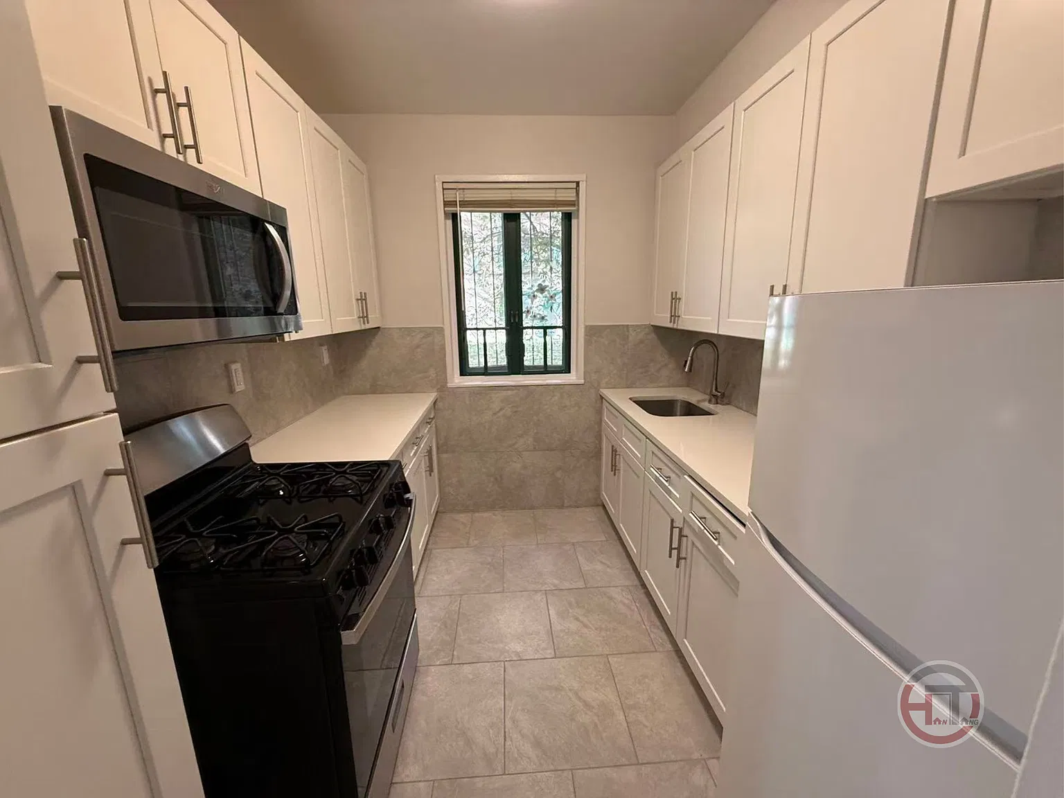 2 bed, 820 sqft, $2,650 — Photo 1