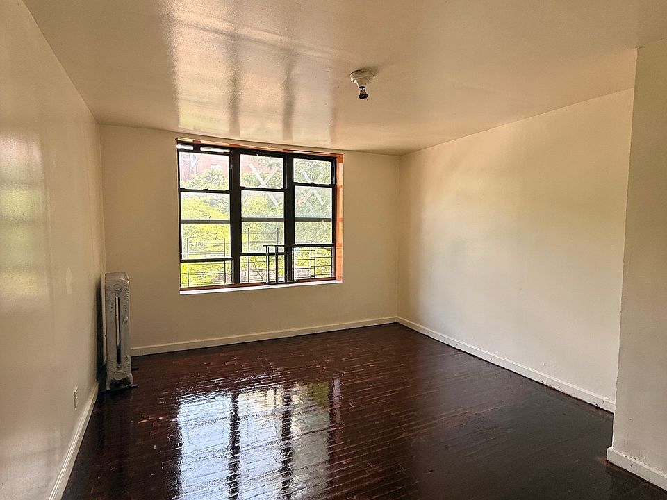 1st image of 4627 Park Ave #2