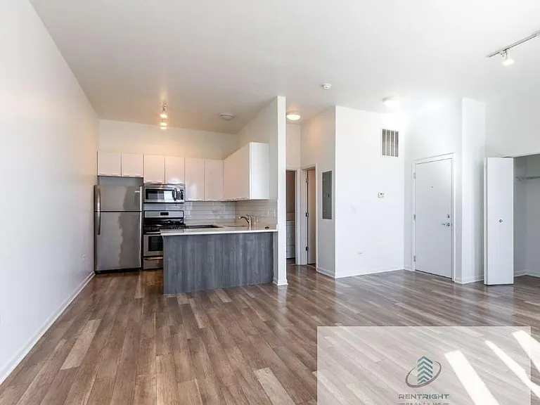 2700 W North Ave #207 — Photo 4