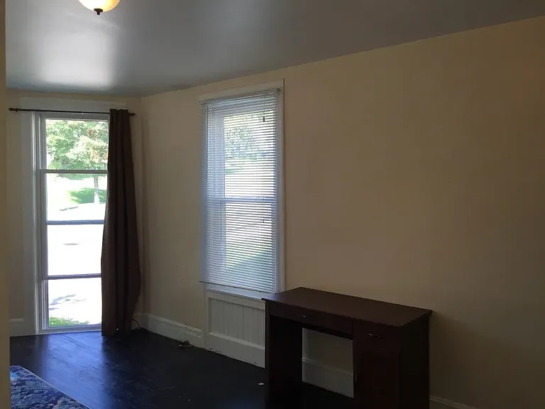 521 E State St #1A — Photo 7