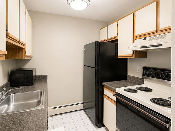 2nd image of 14 Pinney Street #11