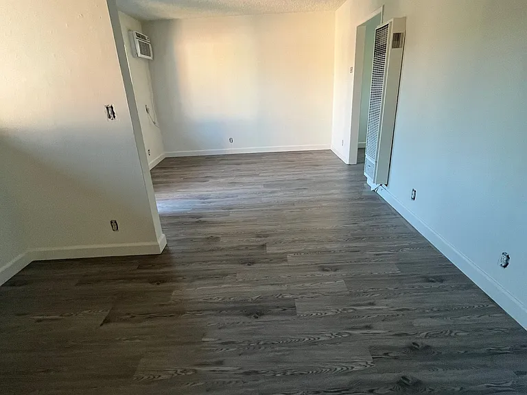 9301 Sepulveda Blvd #22 — Photo 2