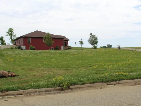 Shagbark Lane Rd, Decorah, IA 52101