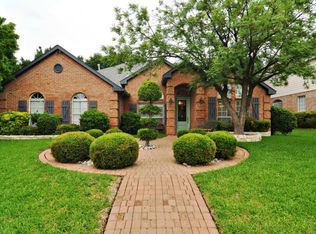 2156 Branchwood Dr, Grapevine, TX 76051