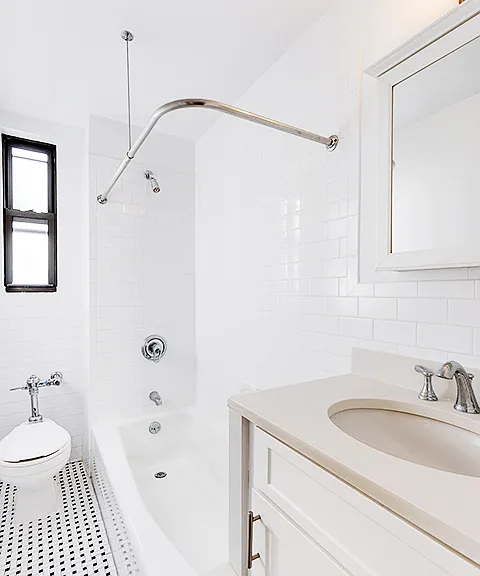 52 Clark St #6R — Photo 4