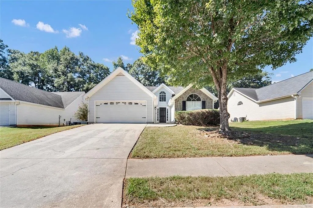 3 bed, 2.0 bath, $2,000 — Photo 4